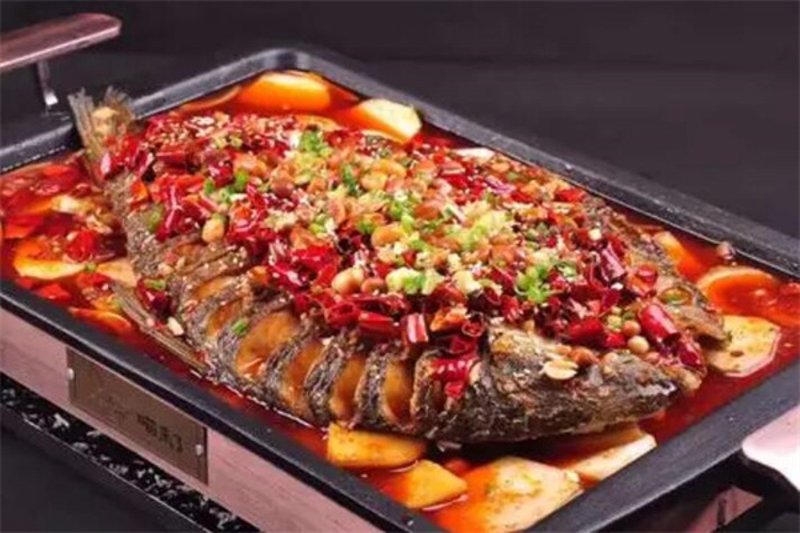 如何让“烤鱼外卖”这把火燃得更旺，而不是熄灭？诸葛传奇军师烤鱼或许能提供一些思路。